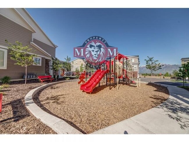 Building Photo - Beautiful 4 Bed 4 Bath Townhome in South J...