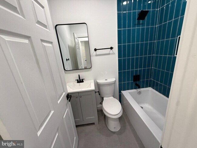 Building Photo - 6366 Rogers Ave