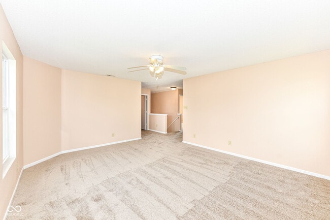 Building Photo - 1155 Redwood Dr