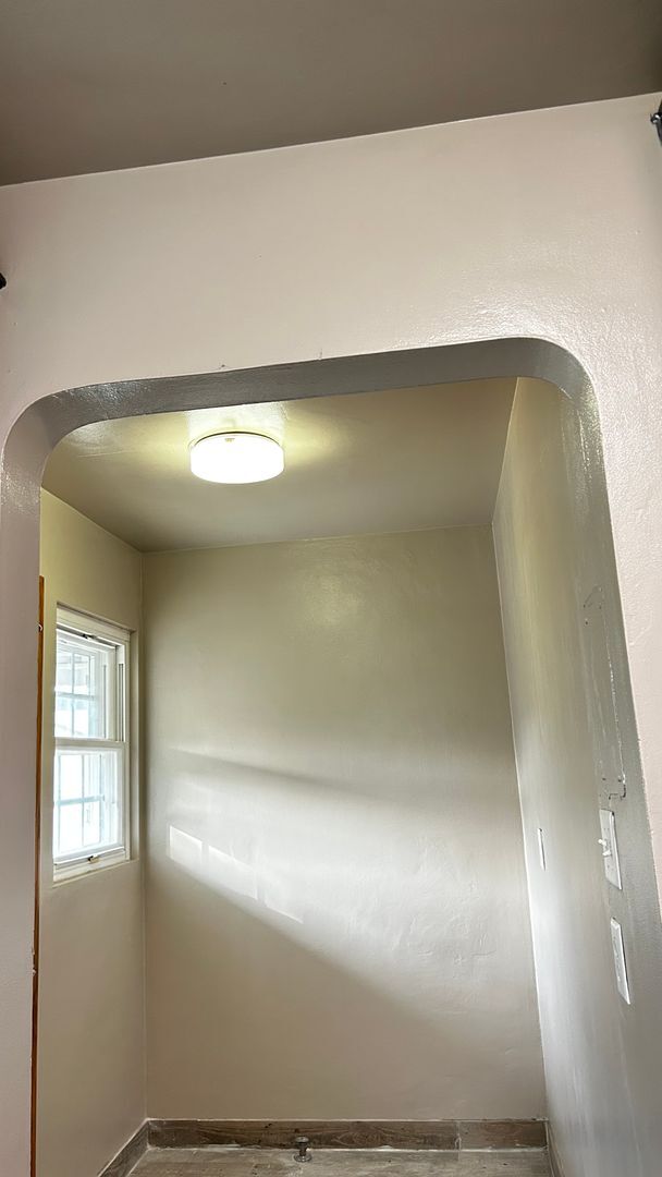 Building Photo - 306 W Sunkist St