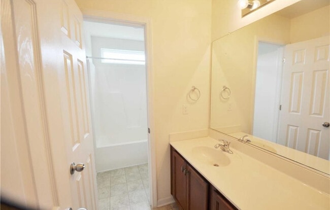 Building Photo - 1642 Ashmead Ln
