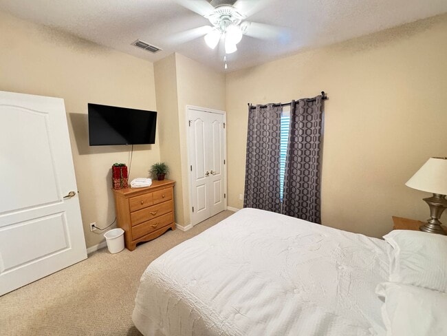 Building Photo - Fully Furnished 5-Bed End-Unit Townhome with Hot Tub in Gated Coral Cay! WASHER & DRYER INCLUDED!