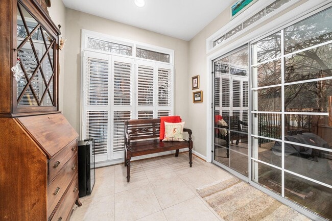 Building Photo - 4620 Knight Pl