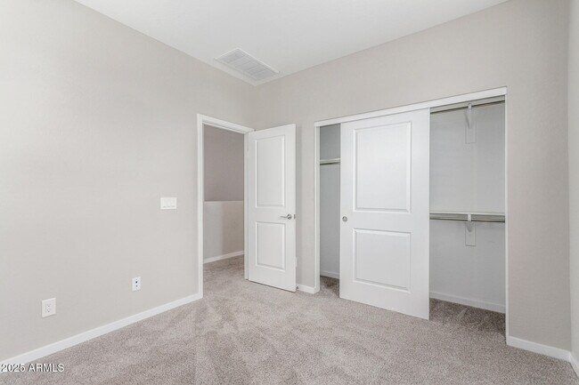 Building Photo - 4833 S Ferric