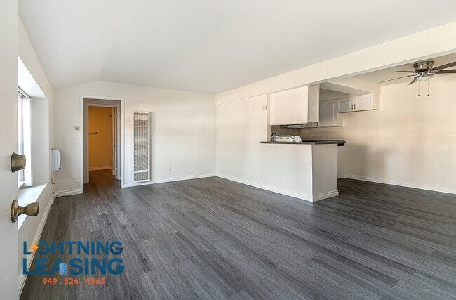 Building Photo - 20324 Saticoy St