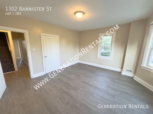 Building Photo - 1302 Bannister St