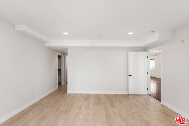 Building Photo - 1146 Hacienda Pl