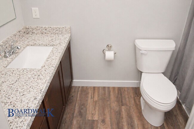 Building Photo - Large Herriman 3 Bed 2 Bath Town Home!