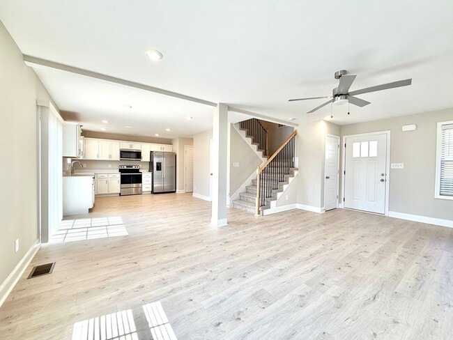 Building Photo - 2662 Scott Dr