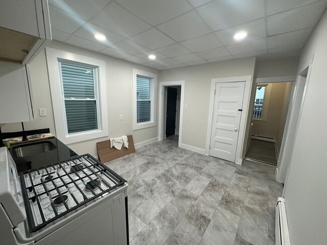 Building Photo - 24 Melvin St