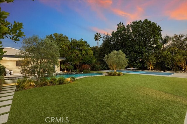 Building Photo - 5946 Woodlake Ave