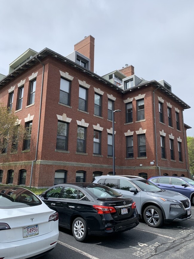 Building Photo - 68 Central Ave