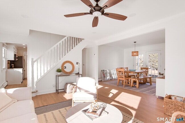 Building Photo - 36 Middlebury St