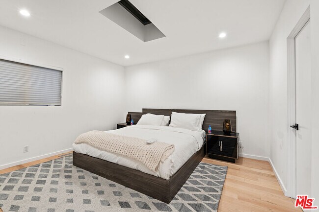 Building Photo - 10134 Angelo View Dr