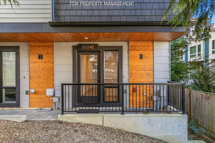 Building Photo - 2024E NE 85th St