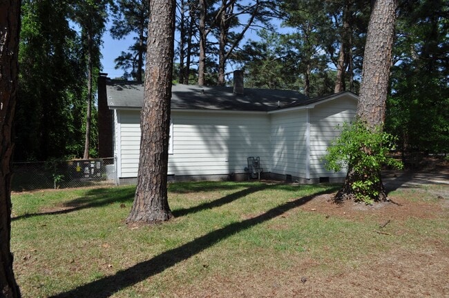 Building Photo - FOR RENT - Terrific location, great price....near everything!