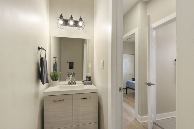 Building Photo - 4934 Kingston Ave