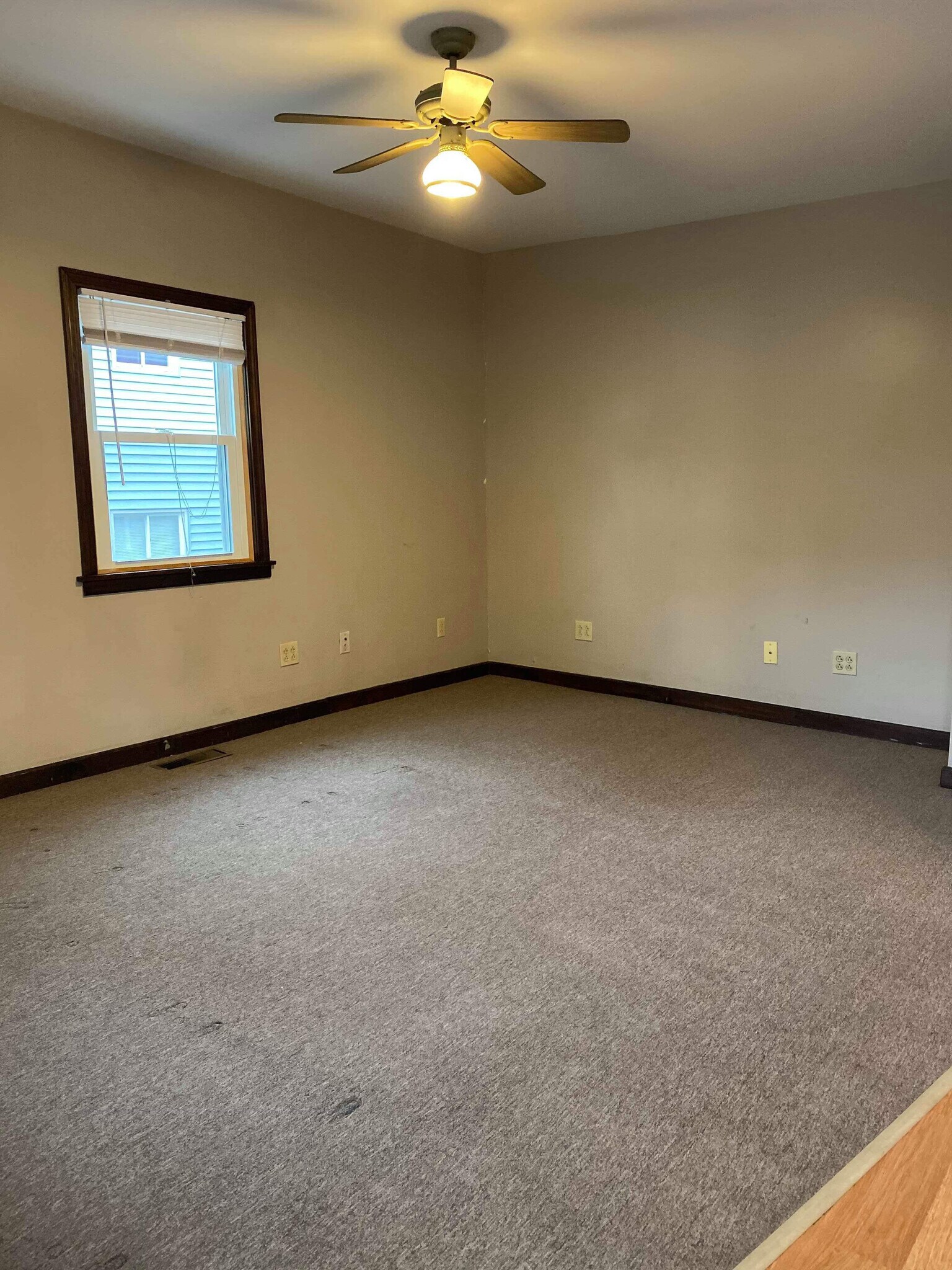 Building Photo - 141 3rd St