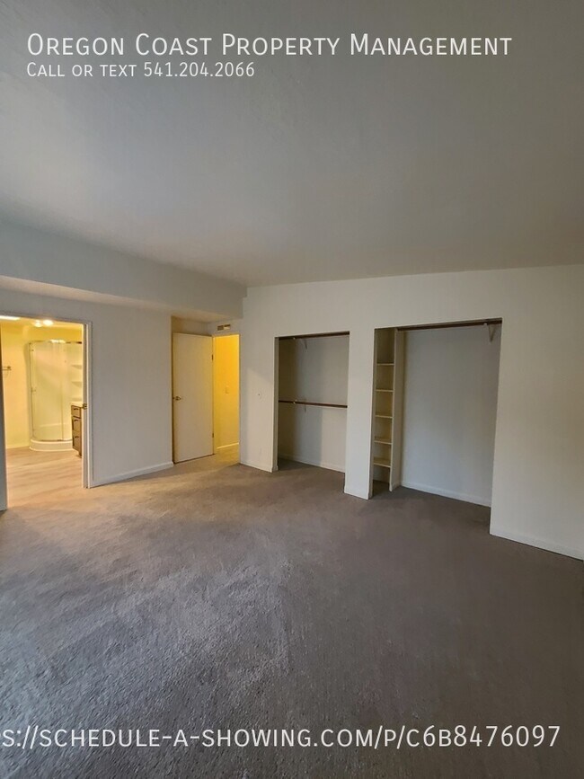 Building Photo - 7020 Glen Ave