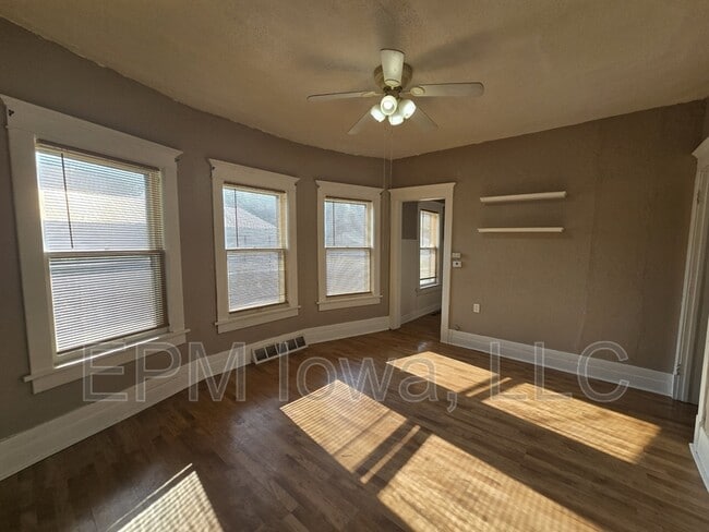 Building Photo - 2019 Falls Ave