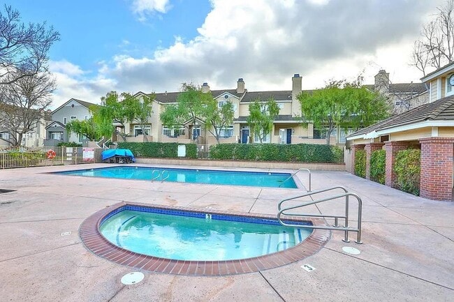 Building Photo - 510 Porpoise Bay Terrace