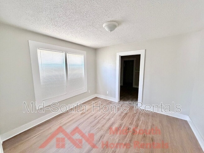 Building Photo - 2263 Hunter Ave