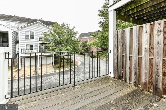 Building Photo - 5102 Donovan Dr