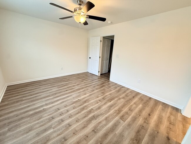 Building Photo - 103 Oakwood Meadows Dr