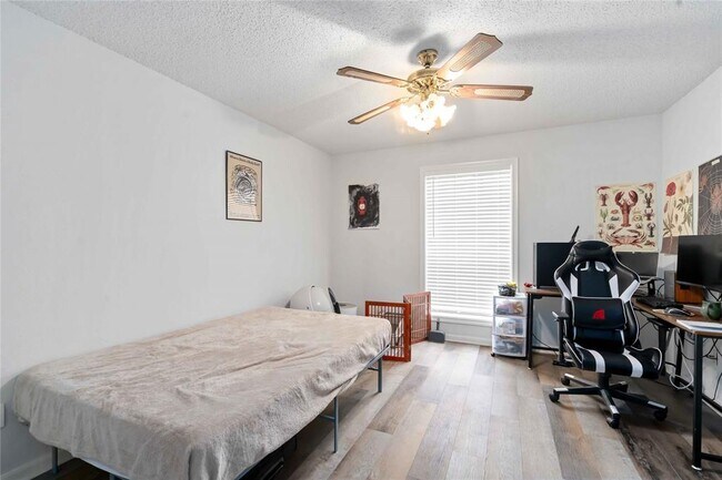 Building Photo - 1311 Antoine Dr