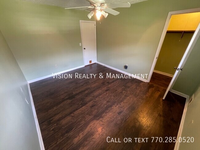 Building Photo - 117 Bascomb Dr