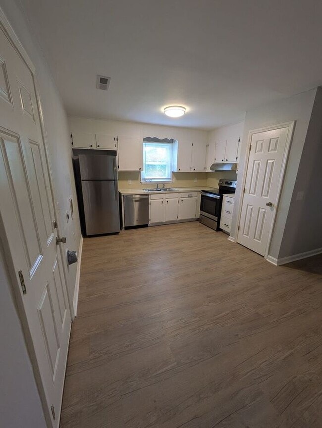 Building Photo - 2BA/1BA Unit at Ponderosa in Conover!