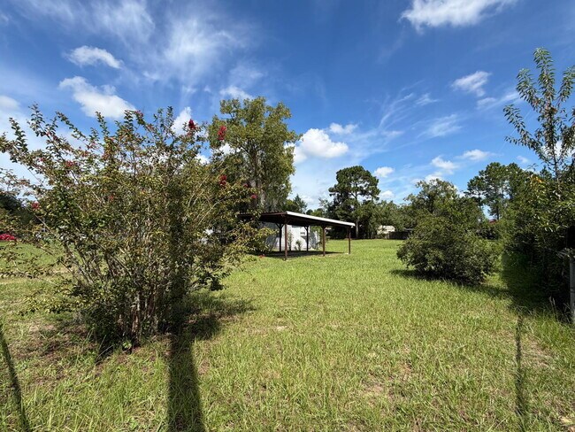 Building Photo - 10580 SW 105th Ave