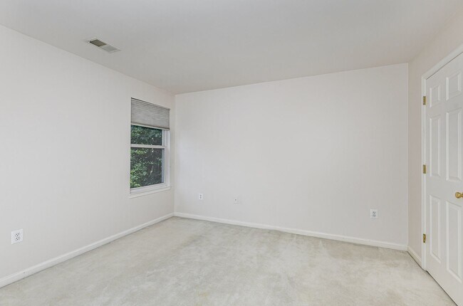 Building Photo - WATERFRONT RENTAL PROPERTY