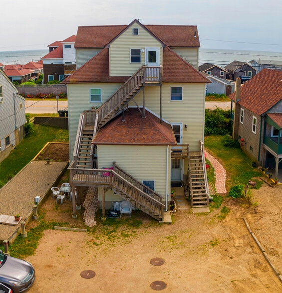 Building Photo - 948 Matunuck Beach Rd