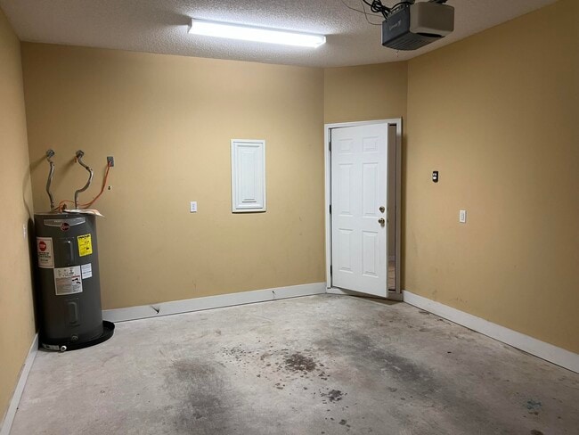 Building Photo - 732 E Mack Bayou Dr