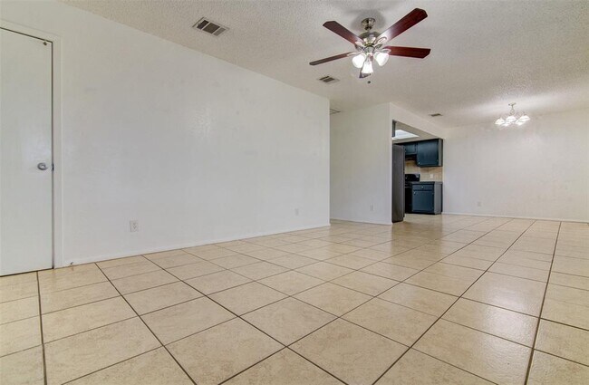 Building Photo - 1203 Westcott Dr