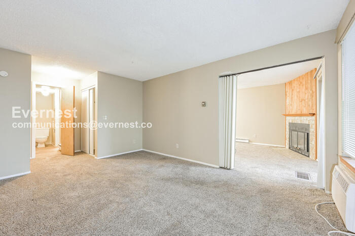 Building Photo - 14892 E Kentucky Dr