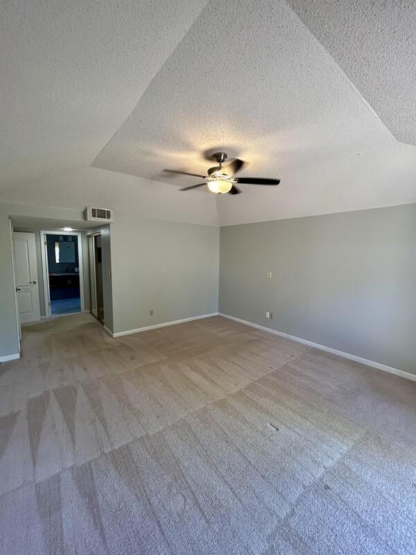 Building Photo - 218 Yellow Pine Ct