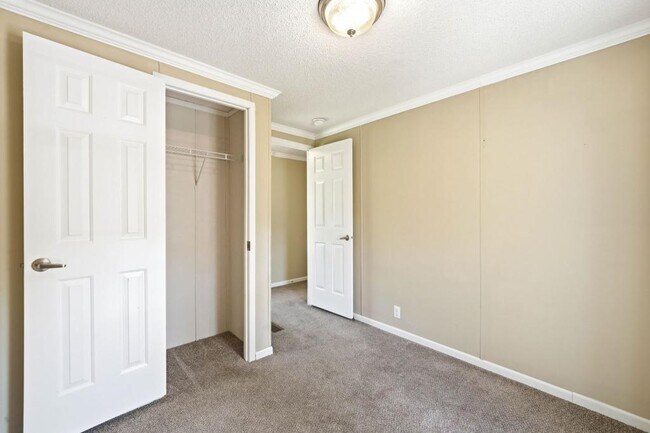 Building Photo - 267 Maddux Farm Dr