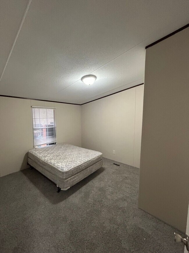 Building Photo - For Rent - Madison Co.-Comer, GA-New Hope Church Road-FURNISHED-4bedroom and 2bathroom-Right off ...