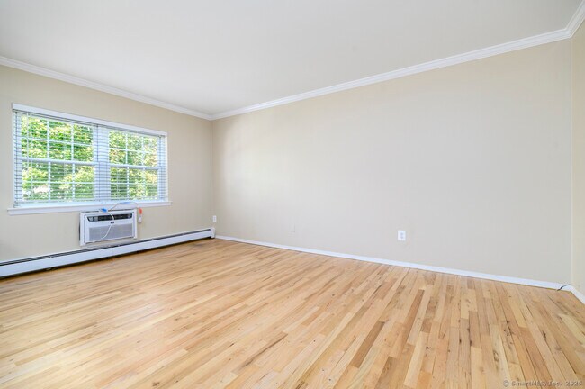Building Photo - 398 Courtland Ave