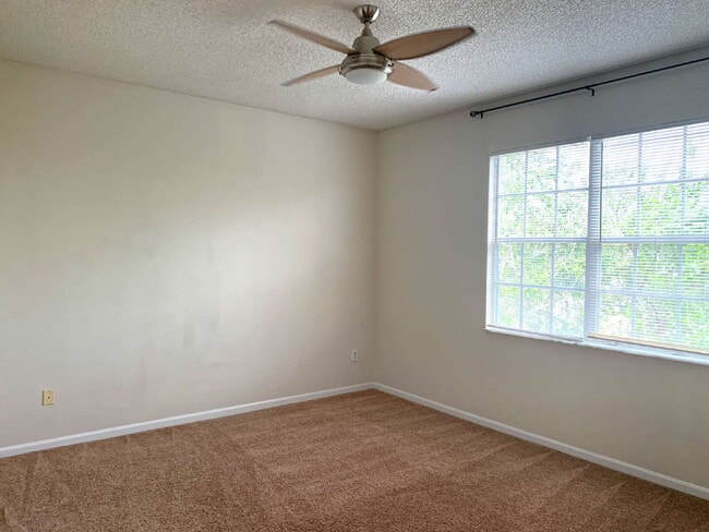 Building Photo - 3BR | 2 BA | 1-Car Las Palmas Townhome