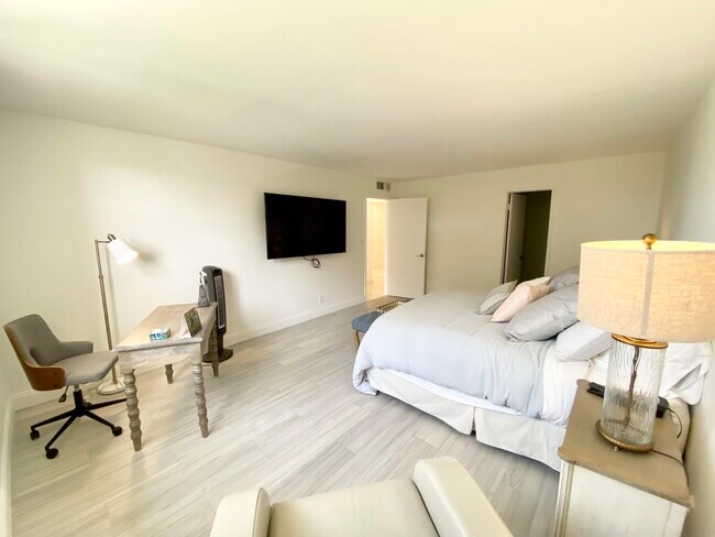 Building Photo - 3575 S Ocean Blvd