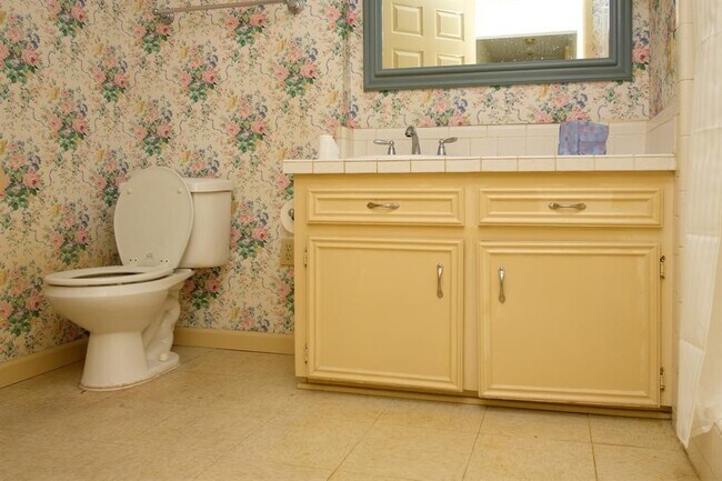 Building Photo - 9231 Kostelnik St