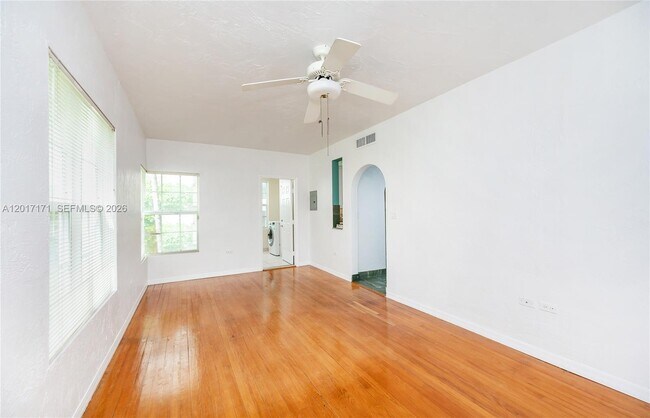 Building Photo - 32 Calabria Ave