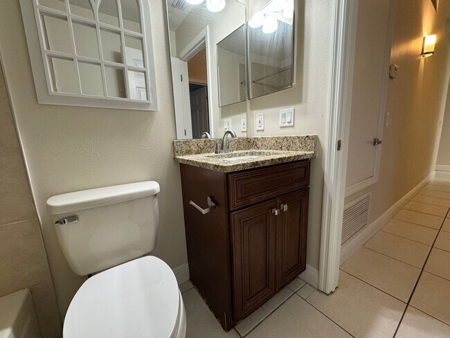 Building Photo - Charming 3 Bedroom, 2 Bathroom Home in Winter Park!!