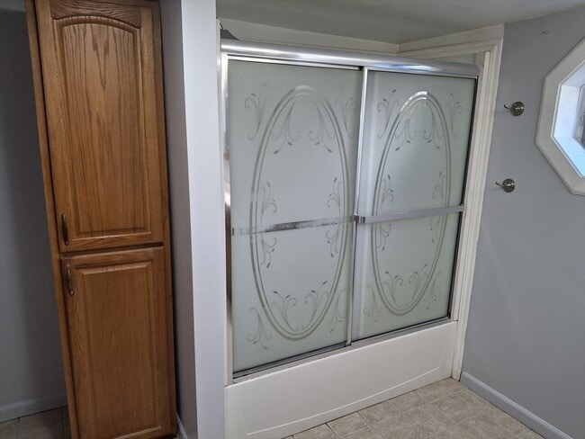 Building Photo - 45 Oak St