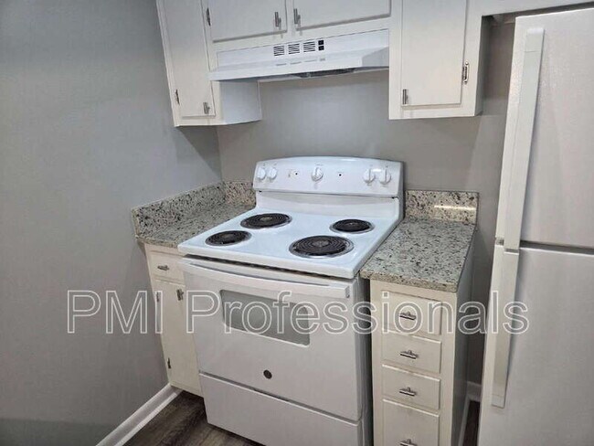 Building Photo - 2929 Selena Dr