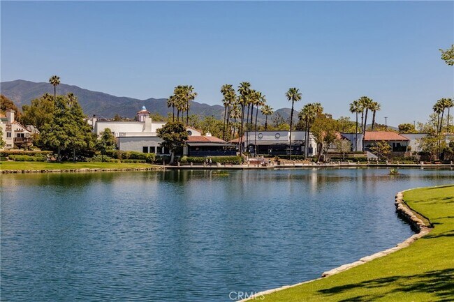 Building Photo - 225 Montana Del Lago Dr