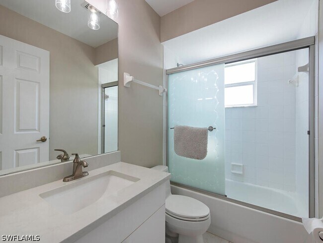 Building Photo - 1082 Capri Dr
